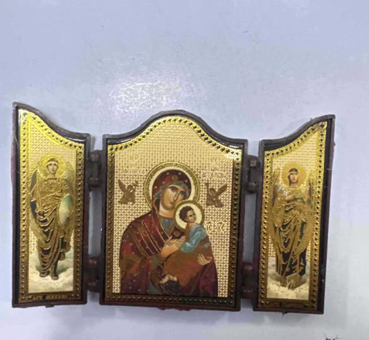 Икона на Христос Света Богородица за вечна помощ, триптих с архангелите Свети Михаил и Габриела